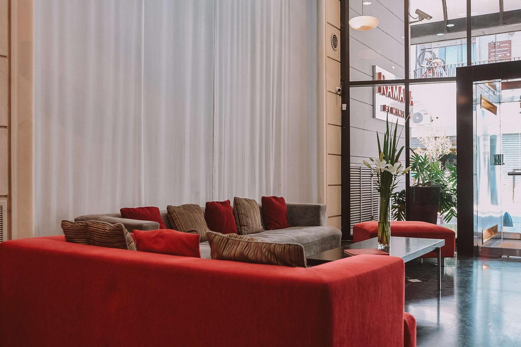 Ramada By Wyndham Buenos Aires Centro Bed and Breakfast Eksteriør billede